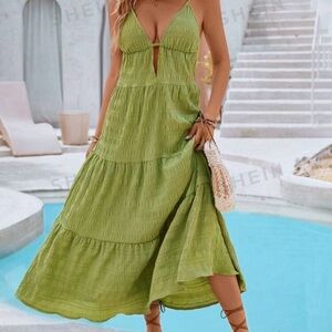 Solid Color Green Spaghetti Strap Dress For Women With Ruffle Hem And Sexy VNeck